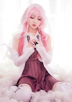三个男人添一个女人p的视频